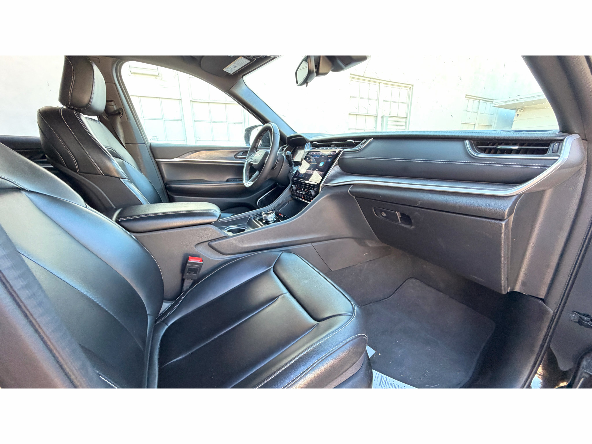 Used 2024 Jeep Grand Cherokee Limited 4xe AWD/4WD image 7