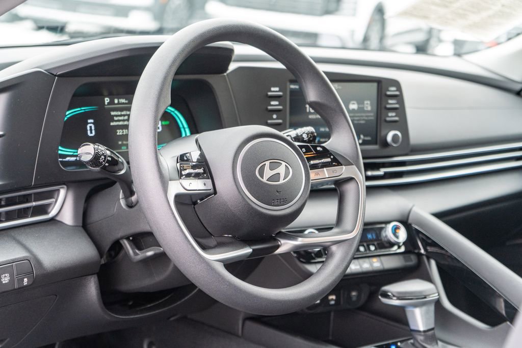 Certified 2025 Hyundai Elantra Blue image 22