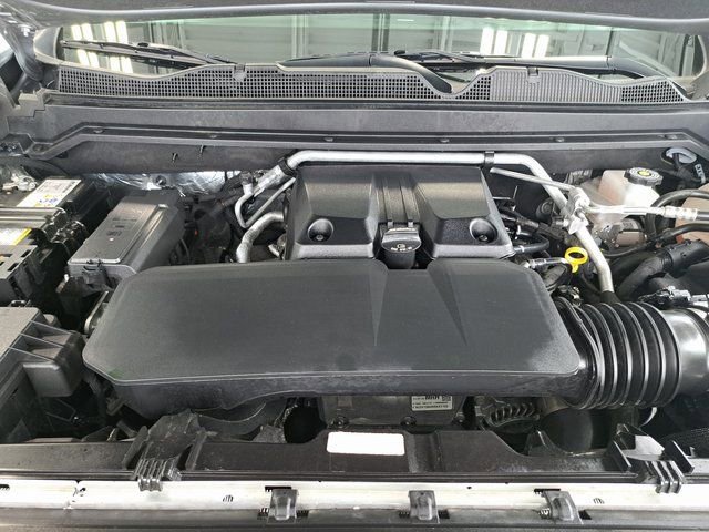 Used 2024 Chevrolet Colorado ZR2 w/ ZR2 Convenience Package III AWD/4WD image 30