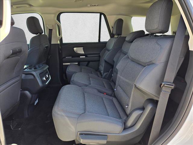New 2025 Ford Expedition Active image 16