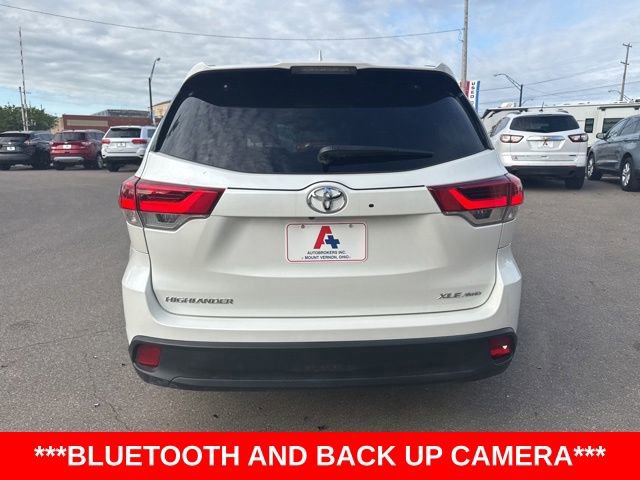 Used 2019 Toyota Highlander XLE AWD/4WD image 4