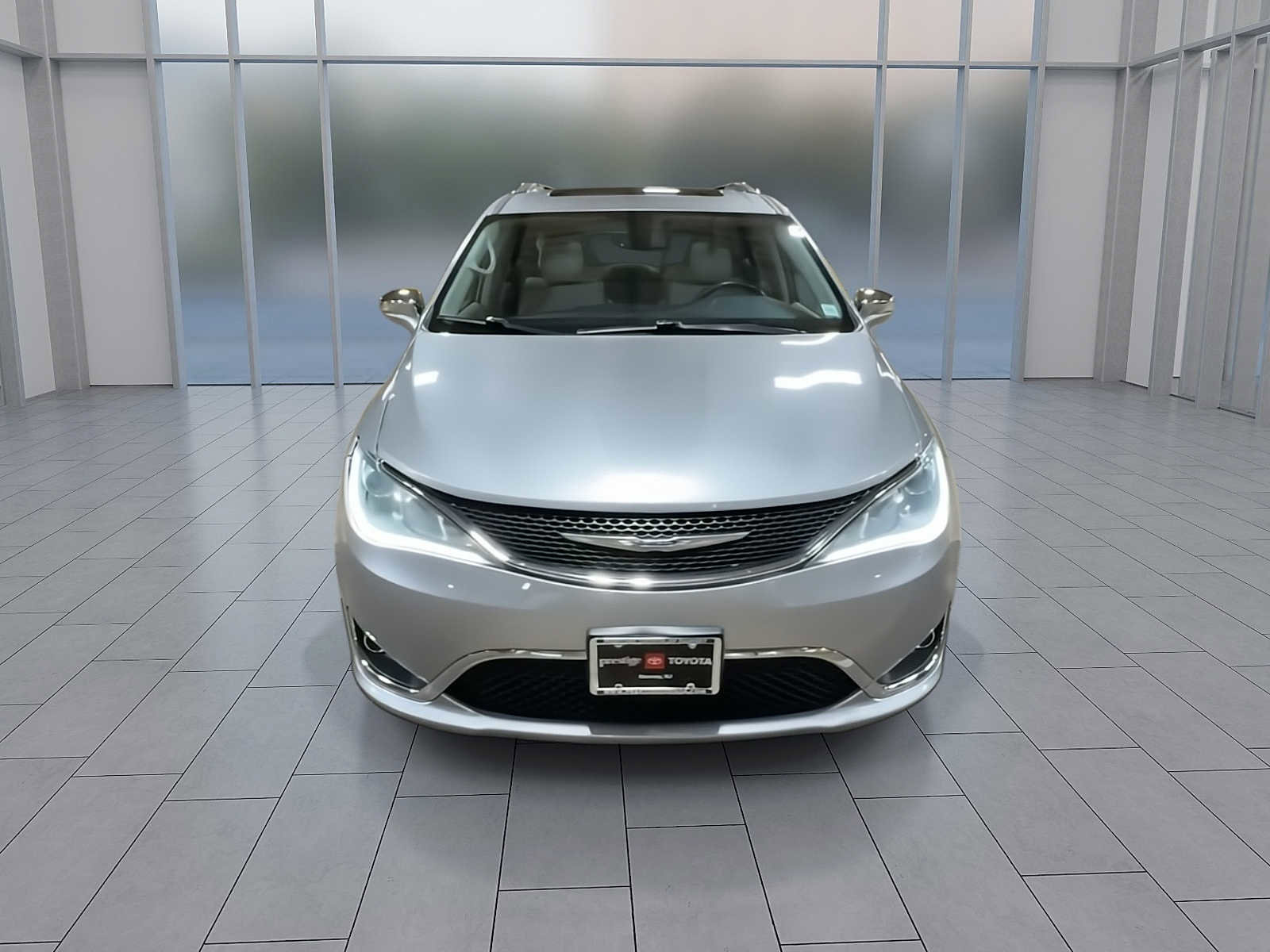 Used 2019 Chrysler Pacifica Limited image 3