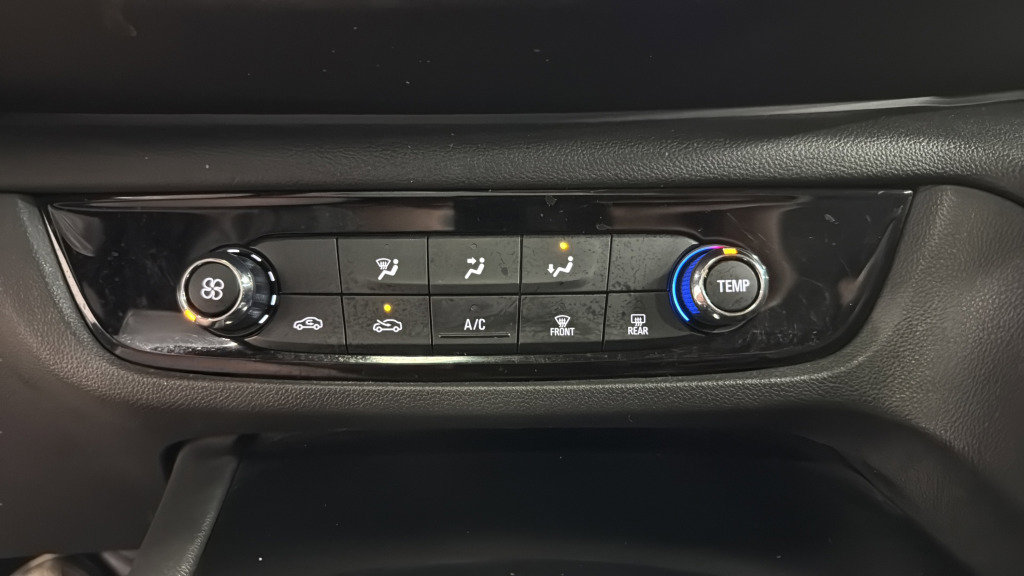 Used 2018 Buick Regal Preferred image 29