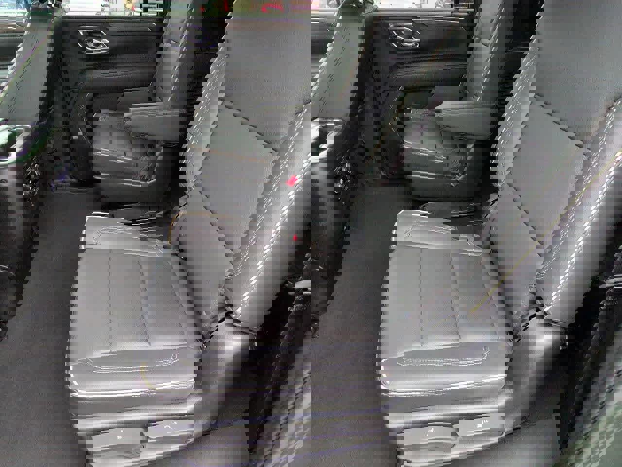 Used 2023 Chevrolet Suburban Premier image 19