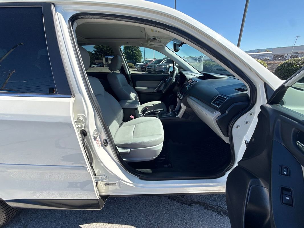 Used 2016 Subaru Forester 2.5i Limited AWD/4WD image 19