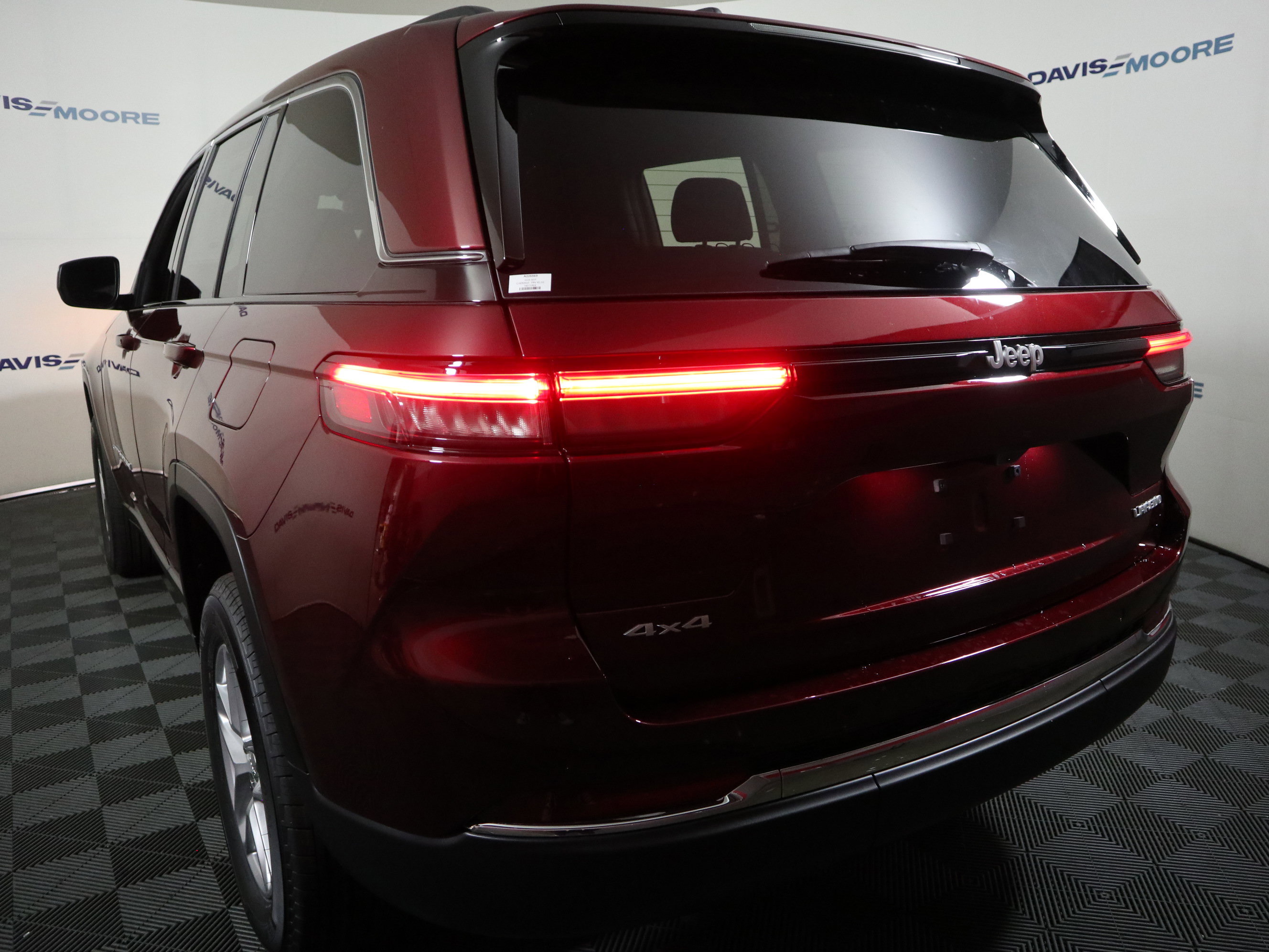 New 2026 Jeep Grand Cherokee 4WD image 9