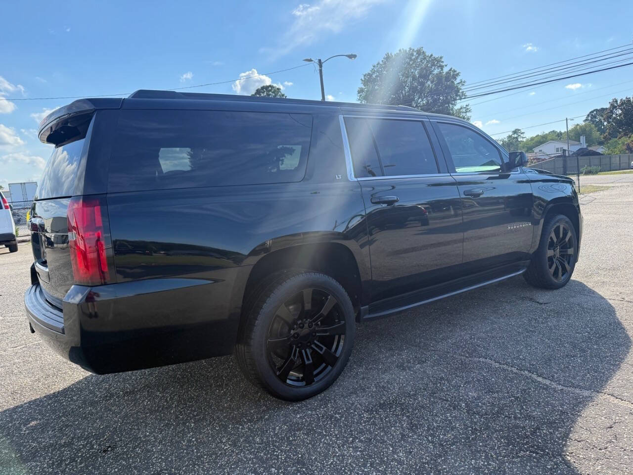 Used 2018 Chevrolet Suburban LT AWD/4WD image 20