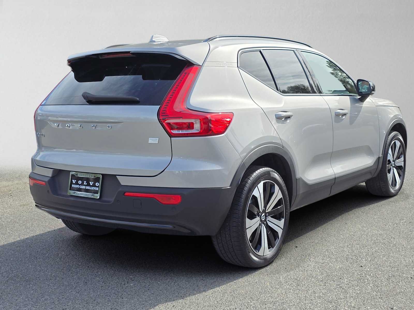 Certified 2023 Volvo XC40 Recharge Core w/ Protection Package Premier AWD/4WD image 5
