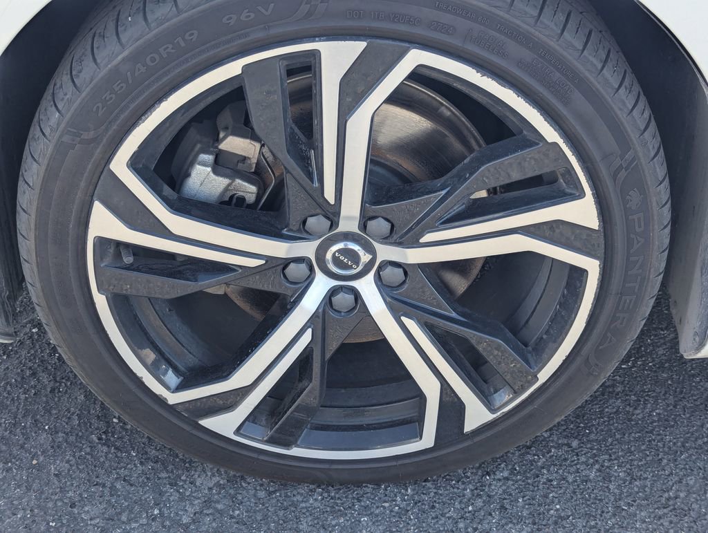 Used 2024 Volvo S60 B5 Ultimate image 13