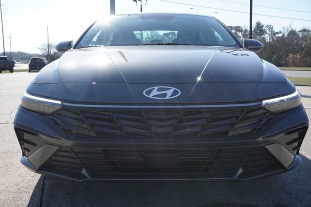 New 2026 Hyundai Elantra Limited FWD image 9