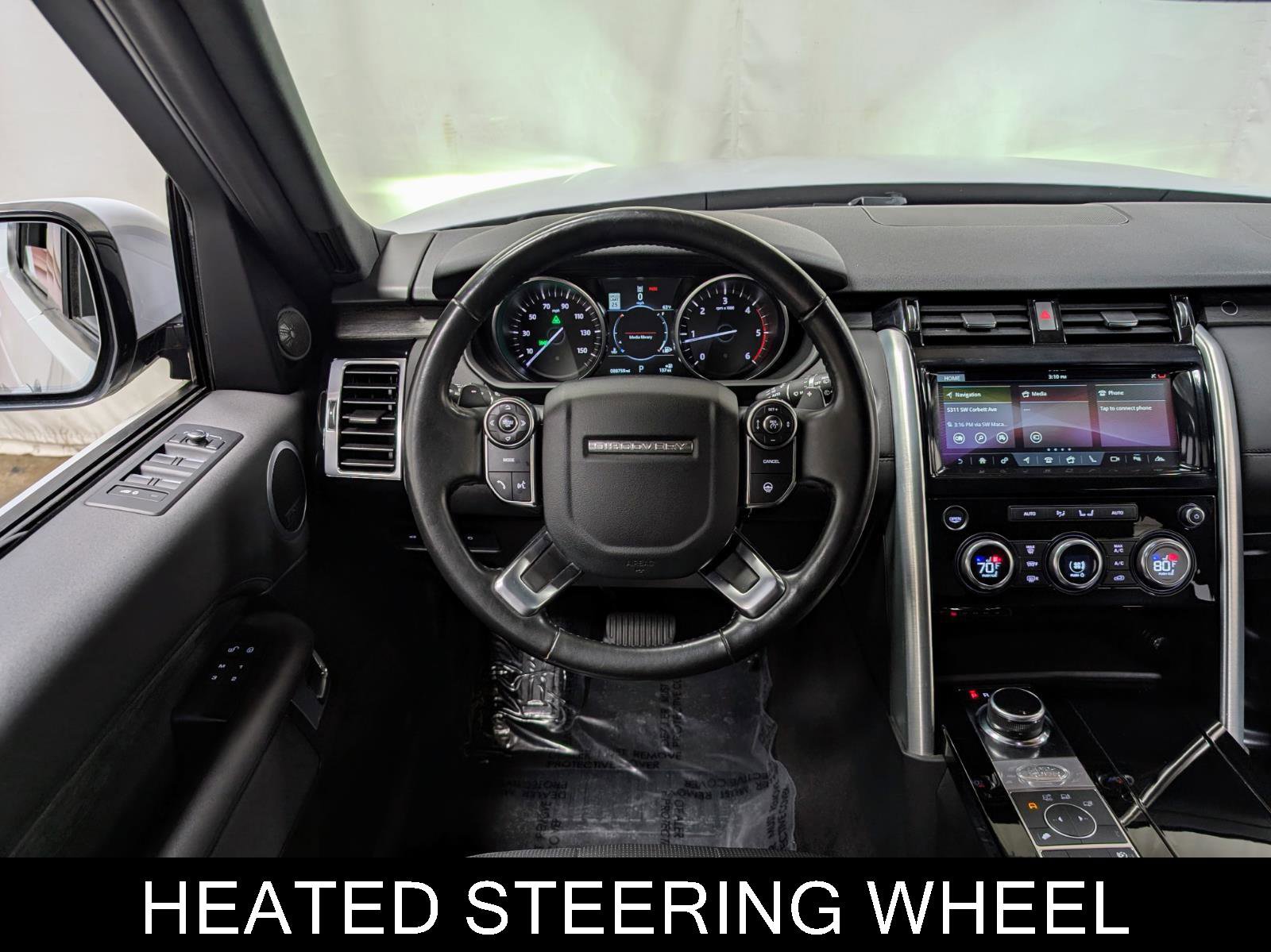 Used 2017 Land Rover Discovery HSE image 2