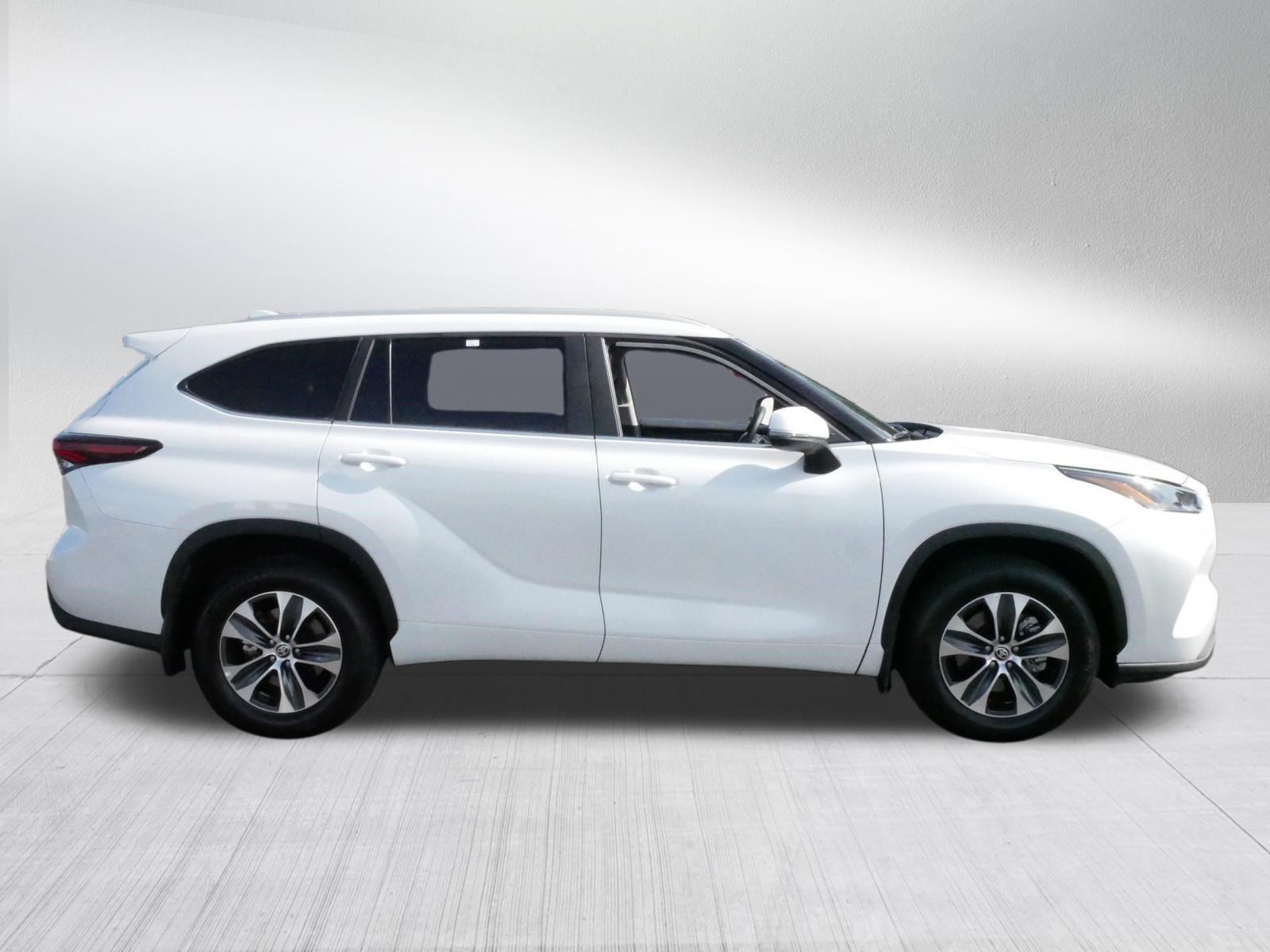 Certified 2026 Toyota Highlander XLE AWD/4WD image 8