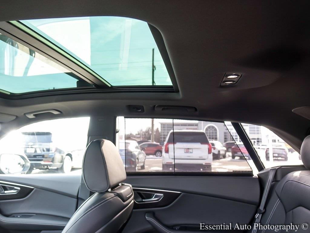 Used 2024 Audi Q8 Prestige image 12