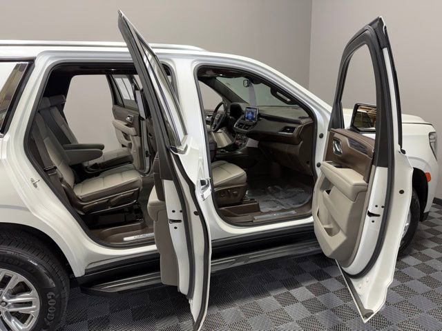 Used 2021 GMC Yukon SLT w/ SLT Premium Package image 24