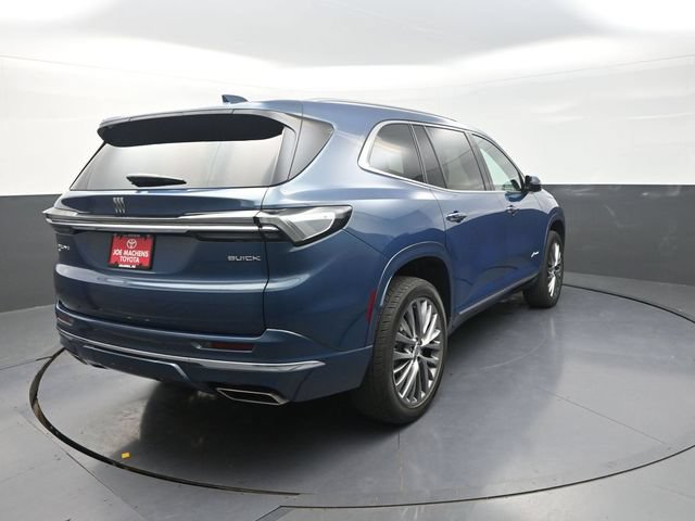Used 2025 Buick Enclave Avenir AWD/4WD image 8