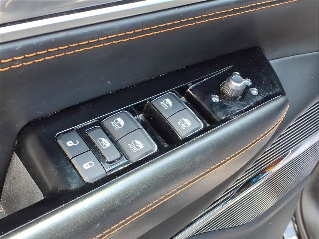 Used 2023 Jeep Grand Wagoneer Series III AWD/4WD image 15
