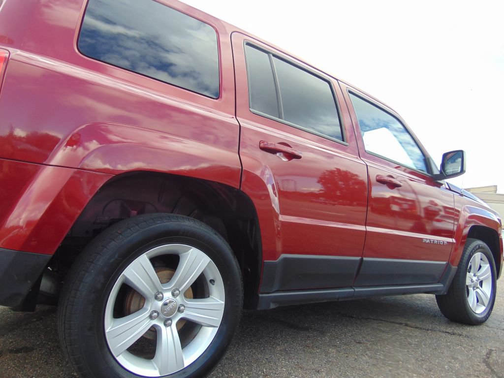 Used 2014 Jeep Patriot Latitude FWD image 14