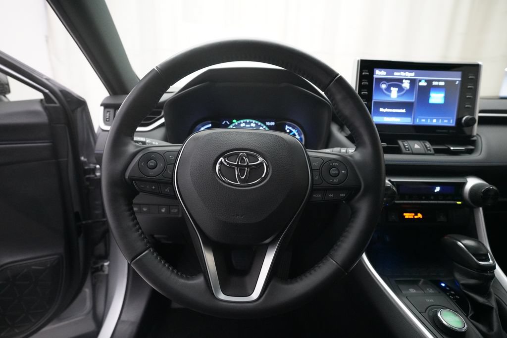 Used 2022 Toyota RAV4 XSE w/ XSE Grade Weather Package AWD/4WD image 4