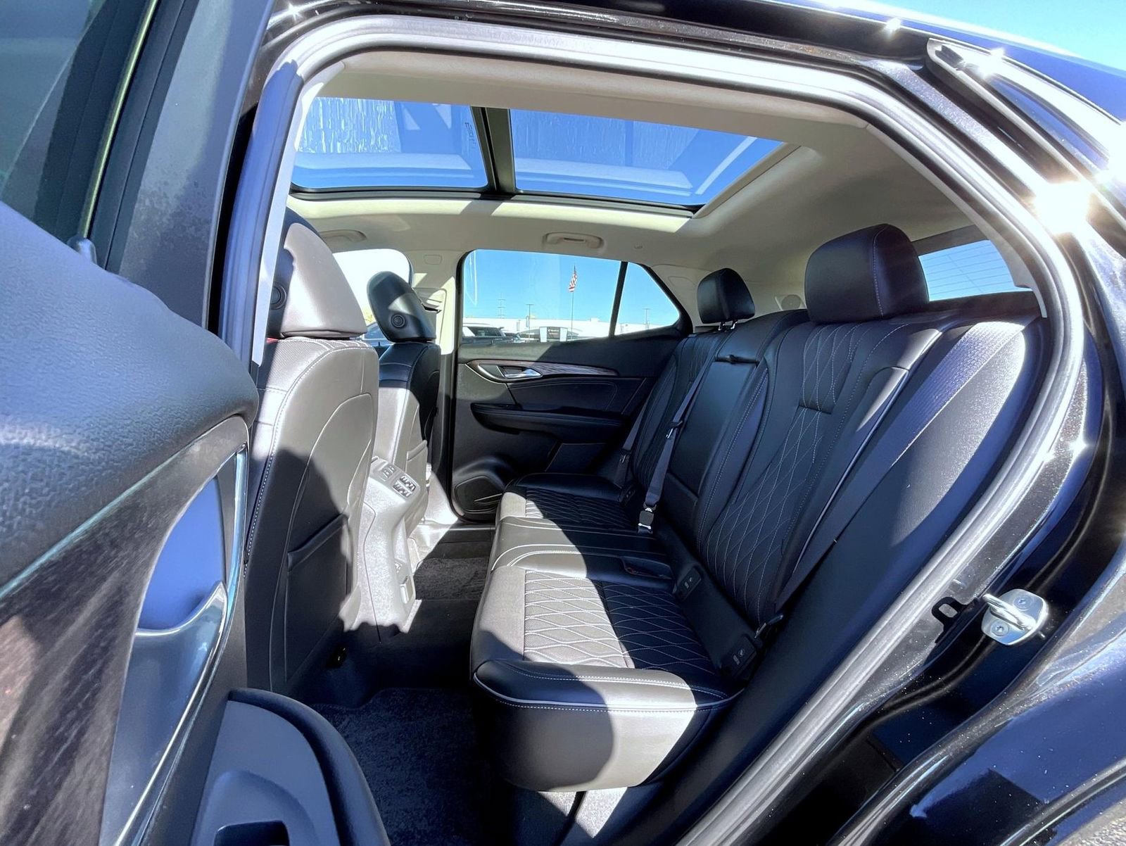 Certified 2023 Buick Envision Avenir image 19