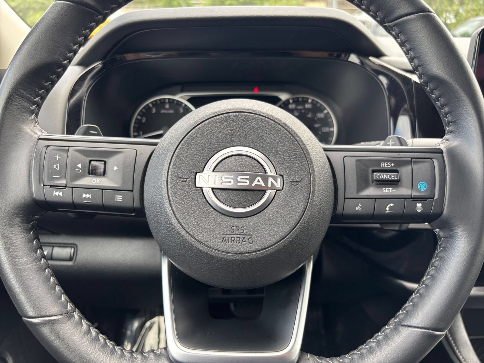 Used 2025 Nissan Pathfinder SV FWD image 29