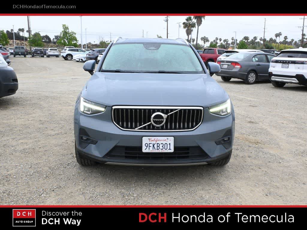 Used 2023 Volvo XC40 B5 Plus AWD/4WD image 2