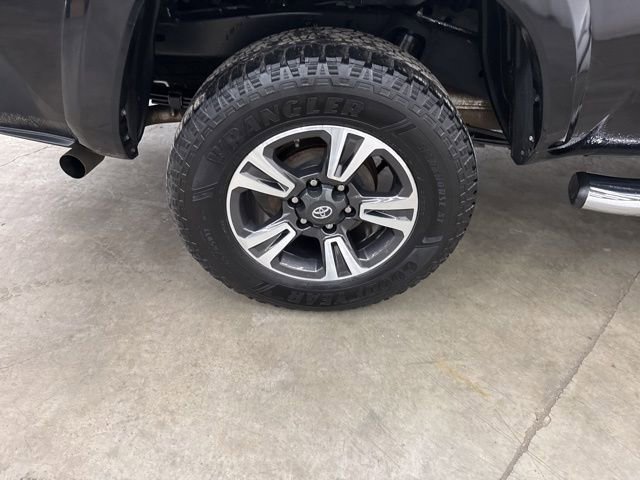 Used 2019 Toyota Tacoma TRD Sport image 21