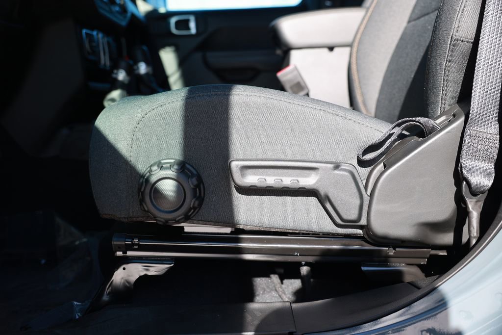 New 2026 Jeep Gladiator Sport image 14