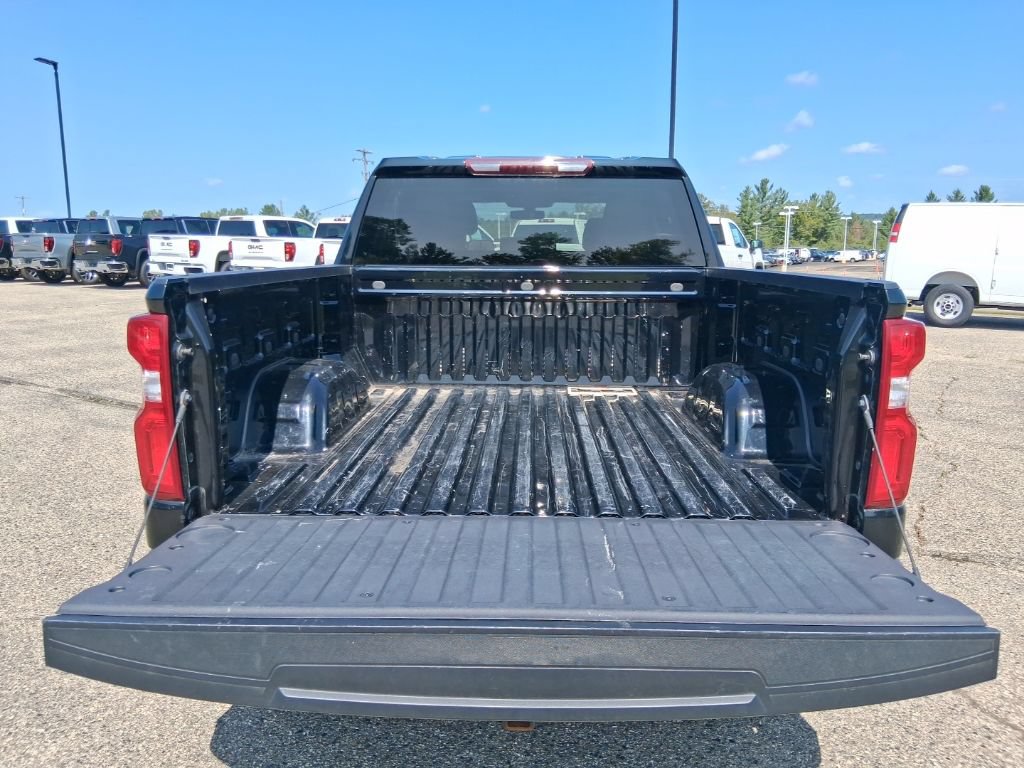 Used 2022 Chevrolet Silverado 1500 Custom Trail Boss AWD/4WD image 17