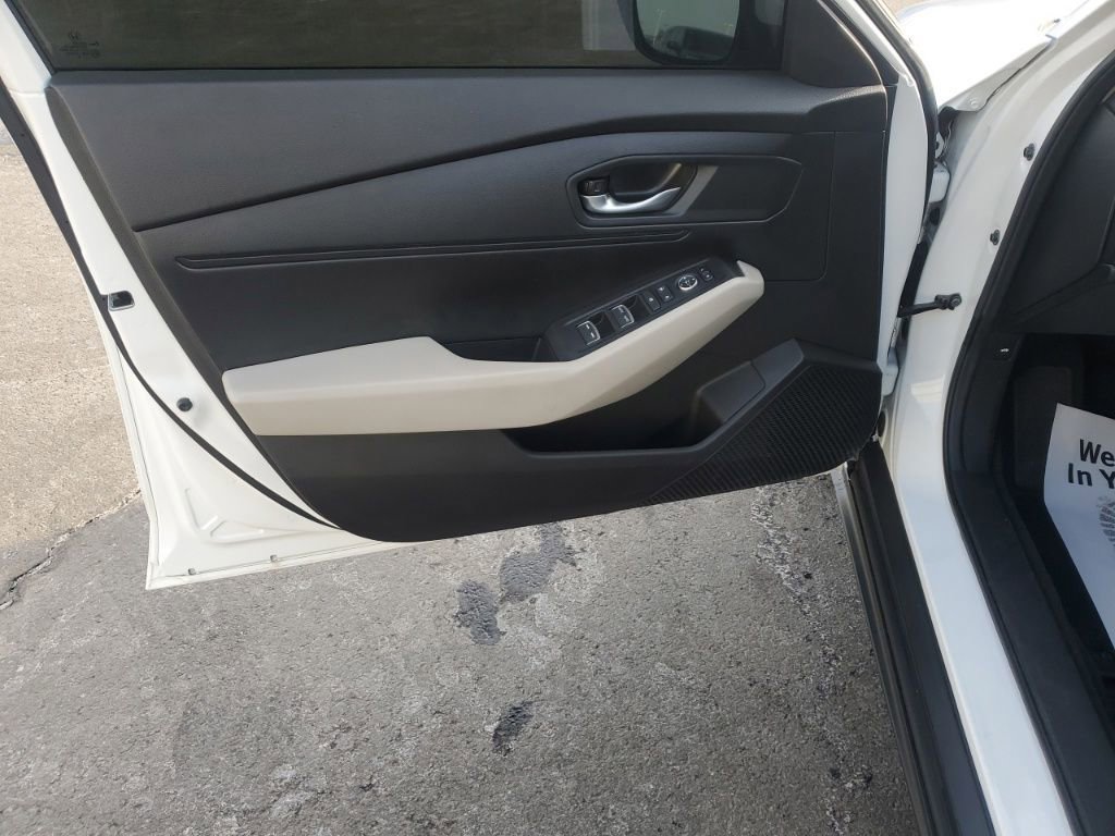 Used 2025 Honda Accord LX image 11