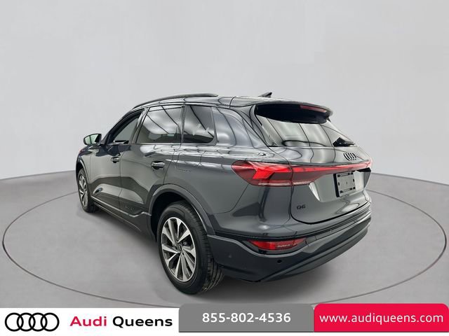 Used 2025 Audi Q6 e-tron Premium w/ Convenience Package image 2