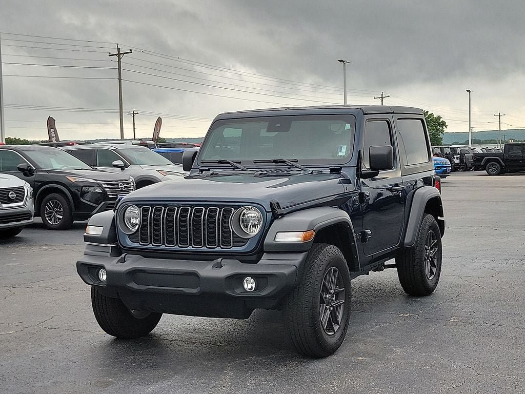 Used 2025 Jeep Wrangler Sport AWD/4WD image 2