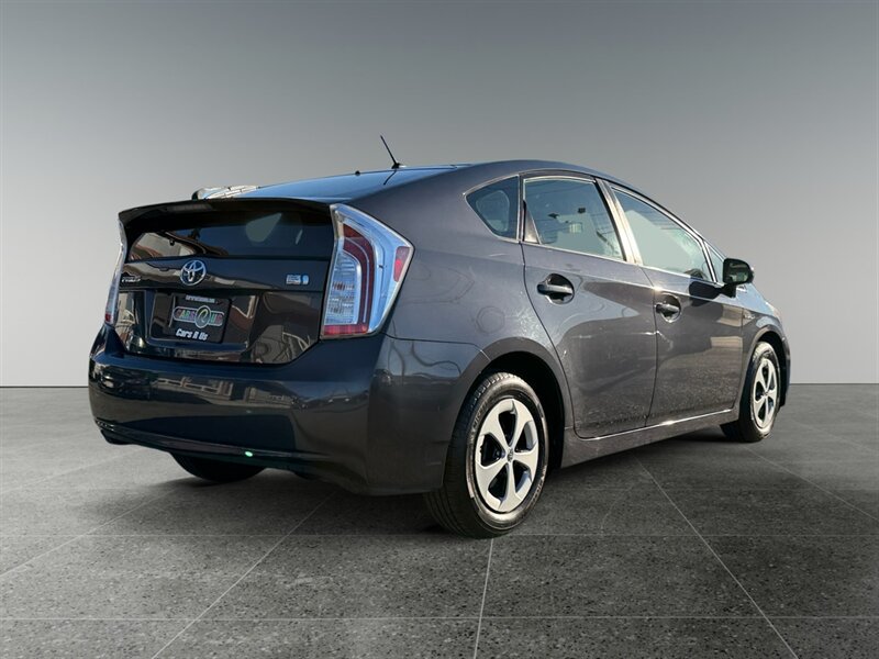 Used 2015 Toyota Prius Two FWD image 6