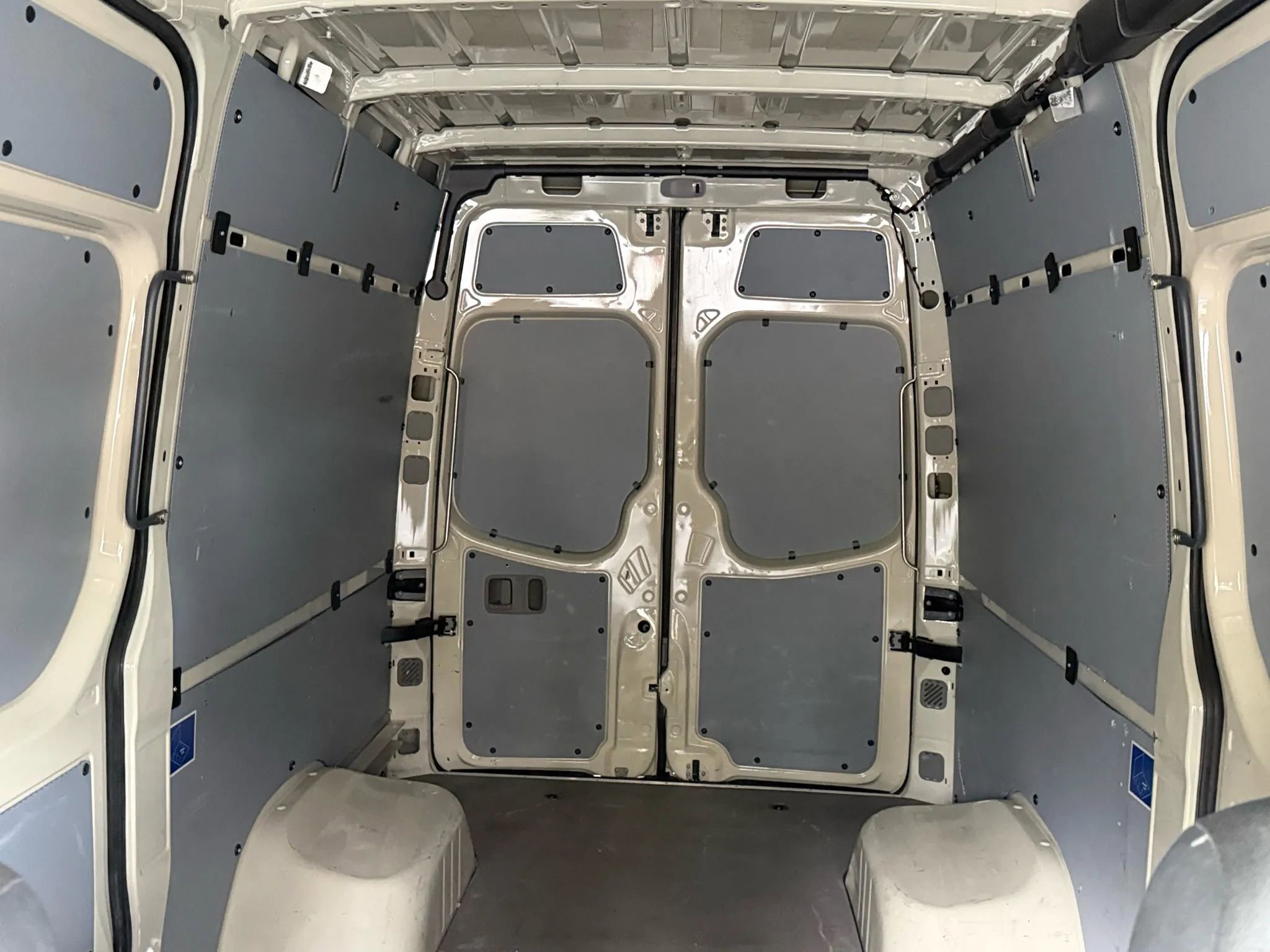 Used 2014 Mercedes-Benz Sprinter 3500 image 17