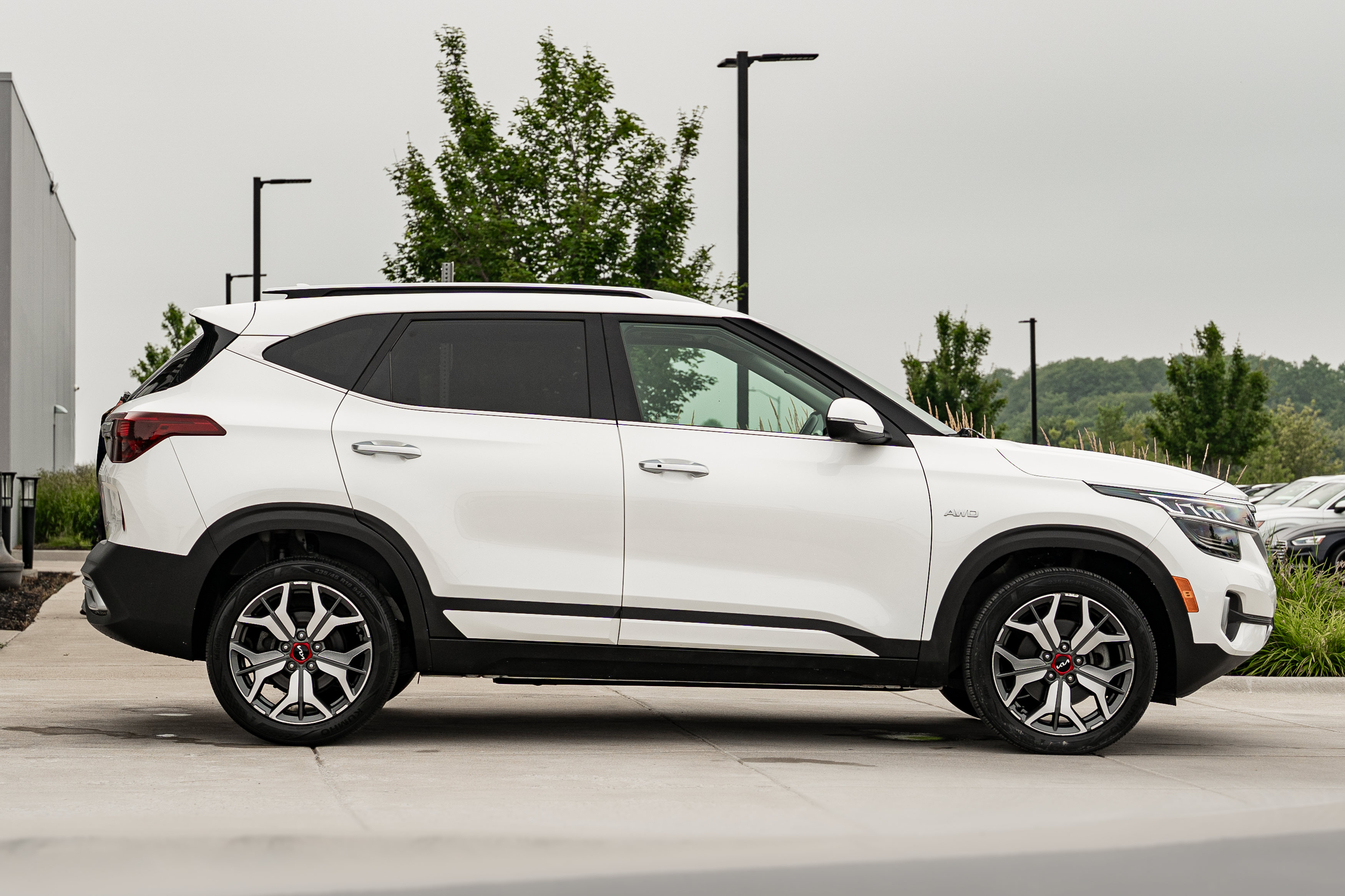 Used 2022 Kia Seltos SX w/ Sunroof Package AWD/4WD image 3
