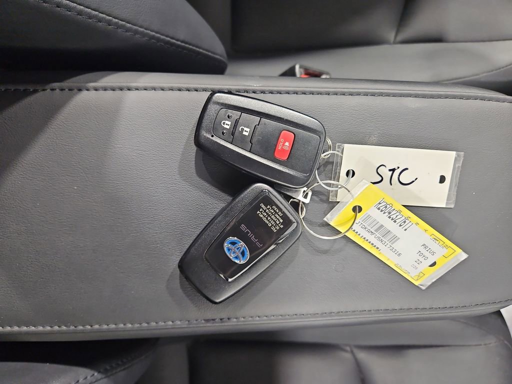 Used 2022 Toyota Prius FWD image 28