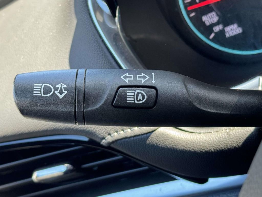 Used 2023 Chevrolet Traverse LT AWD/4WD image 19