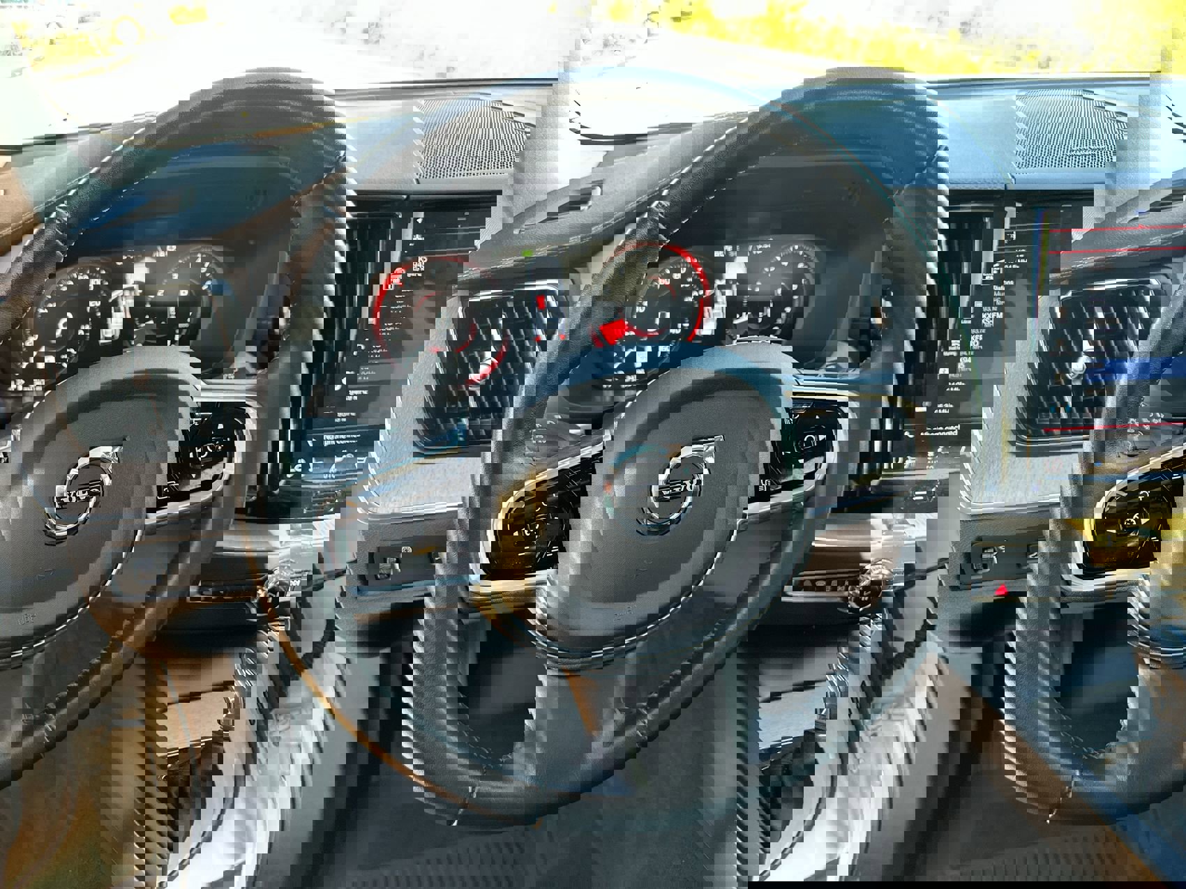 Used 2020 Volvo XC60 T6 Inscription w/ Protection Package Premier image 27