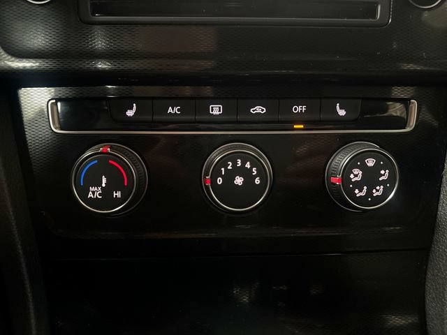 Used 2015 Volkswagen GTI SE FWD image 18