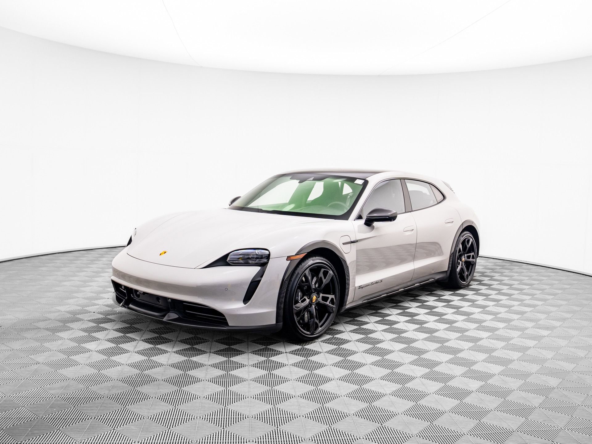 Certified 2022 Porsche Taycan Turbo S image 1