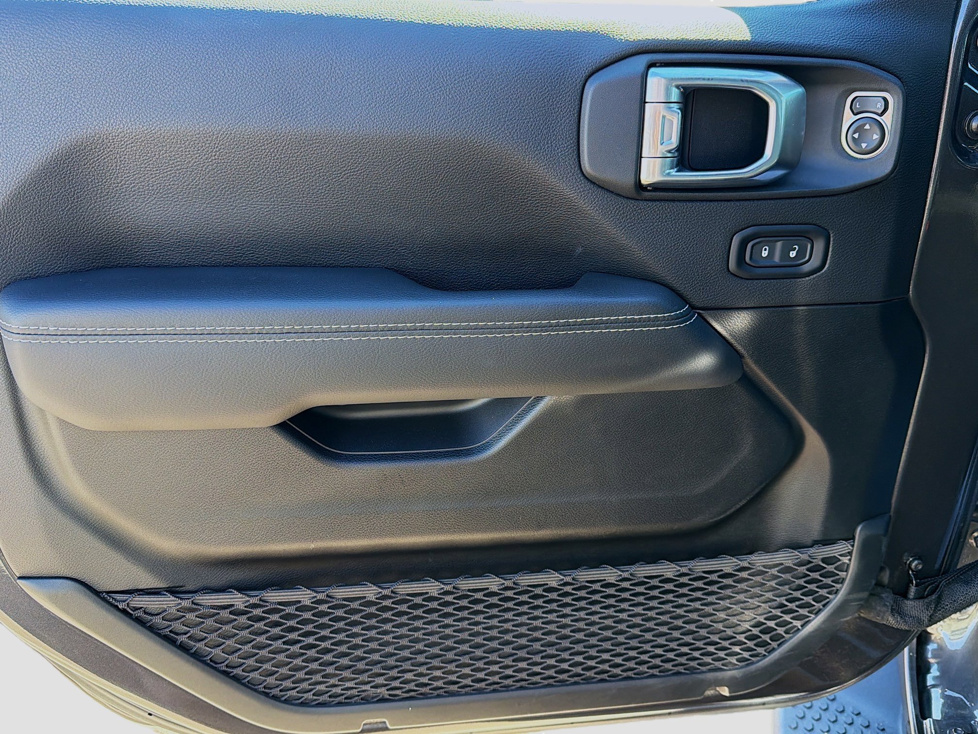 Used 2021 Jeep Wrangler Unlimited Sahara w/ Cold Weather Group image 21