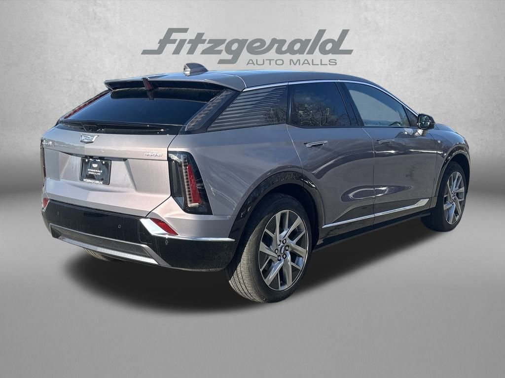 New 2026 Cadillac Optiq Luxury 2 image 8