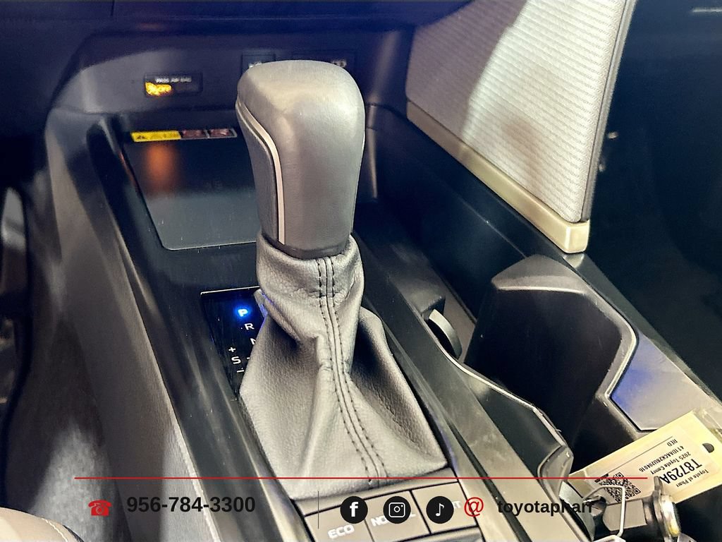 Used 2025 Toyota Camry SE w/ Convenience Package FWD image 15