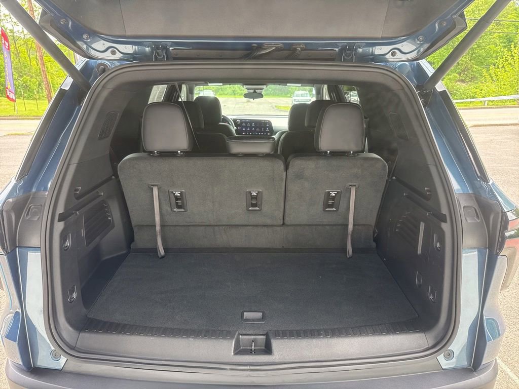 Used 2026 Chevrolet Traverse LT AWD/4WD image 23