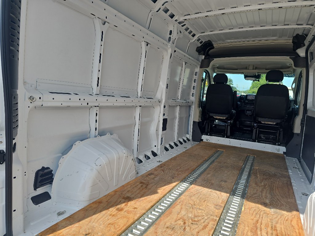 Used 2022 RAM ProMaster 2500 w/ Convenience Group FWD image 12