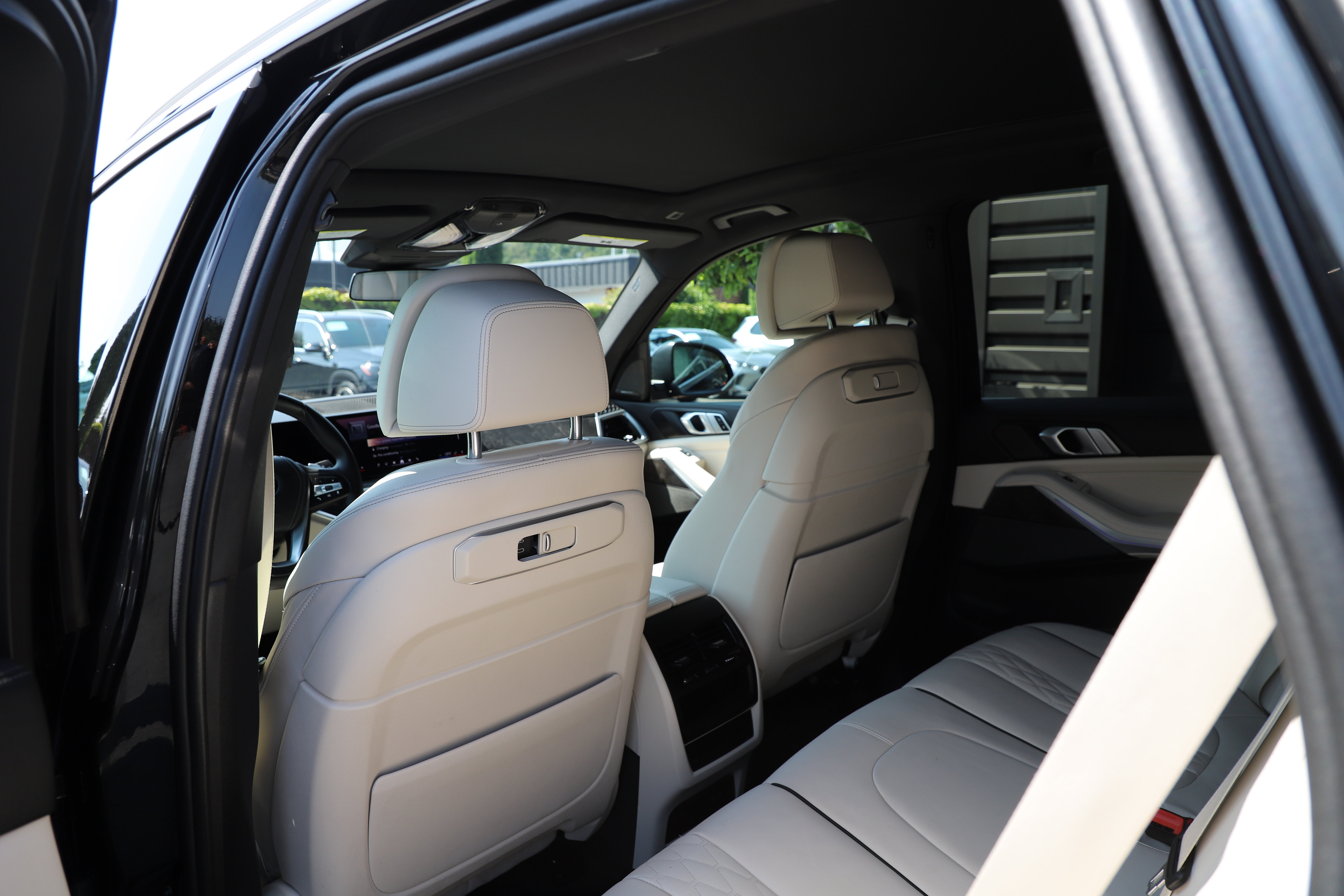 Used 2024 BMW X5 xDrive50e w/ Premium Package AWD/4WD image 15