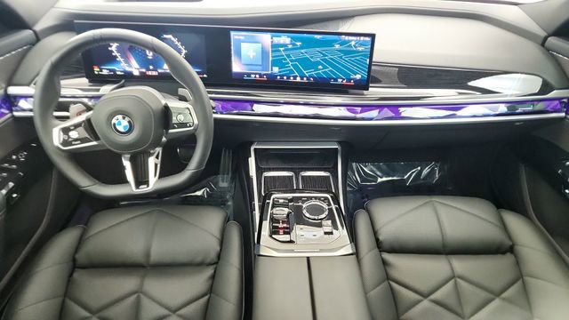 Used 2025 BMW 740i image 20