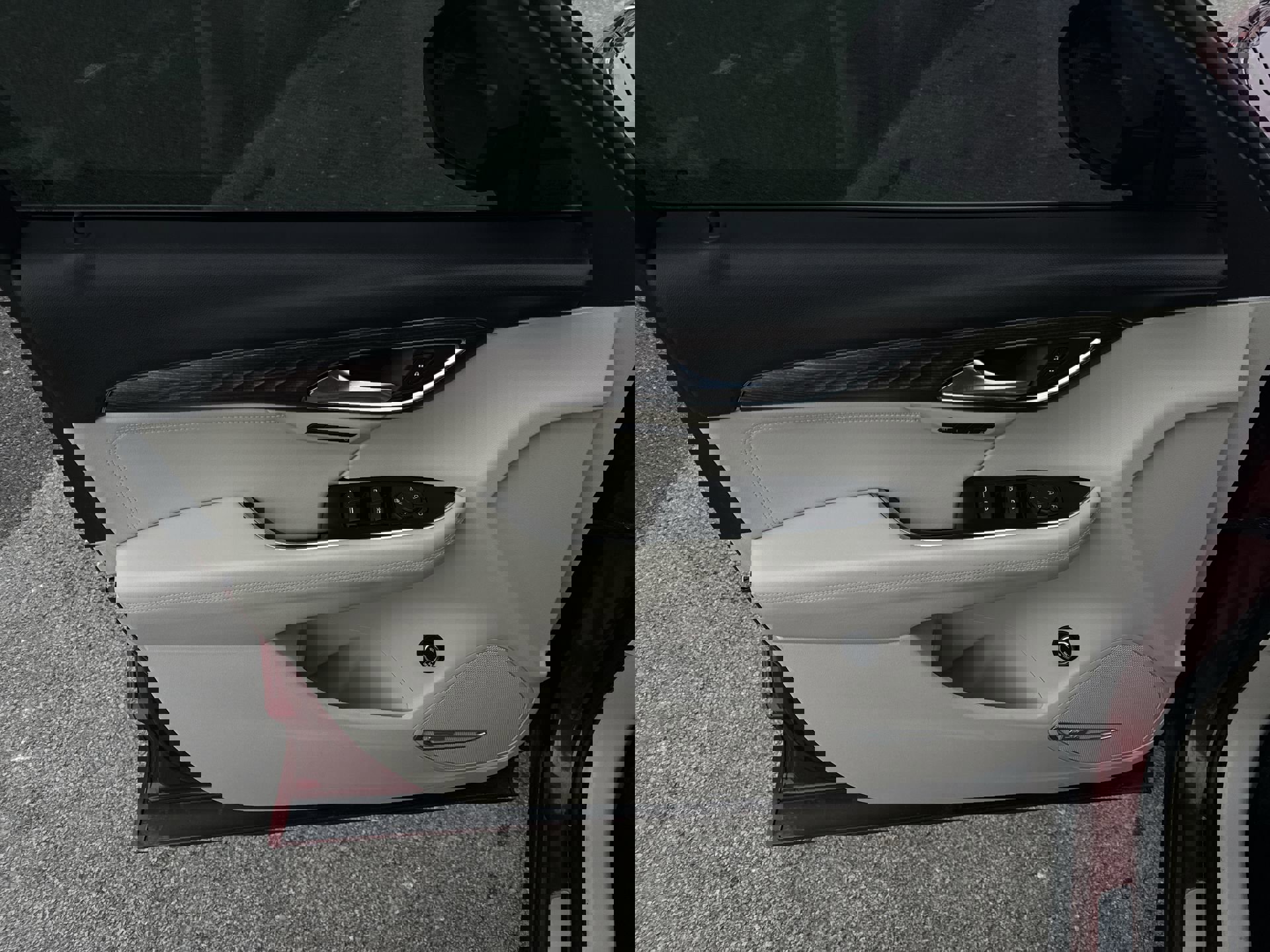 Certified 2021 Buick Envision Avenir w/ Technology Package II image 23