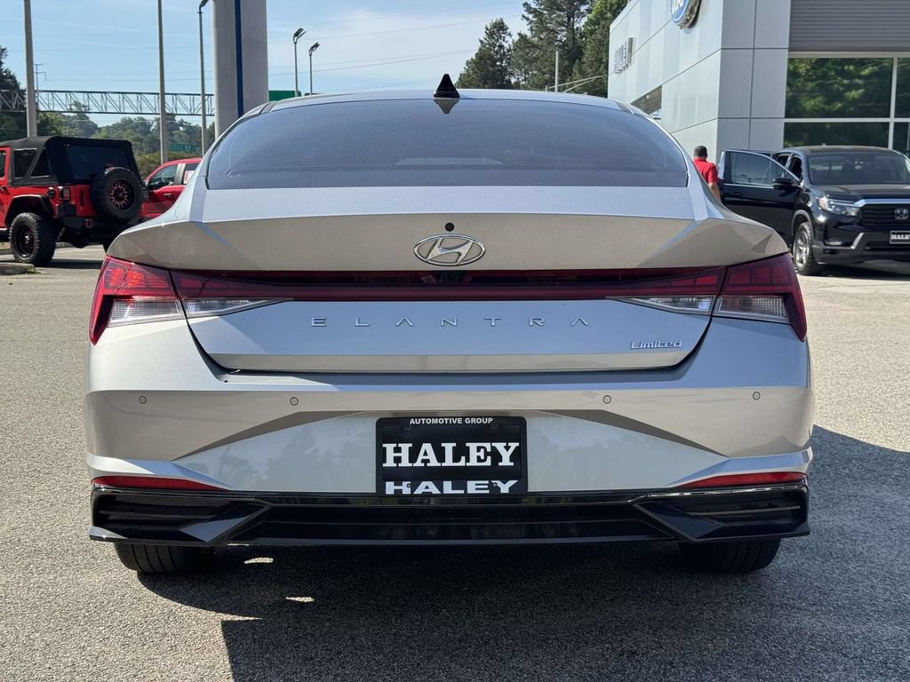 Used 2023 Hyundai Elantra Limited FWD image 24