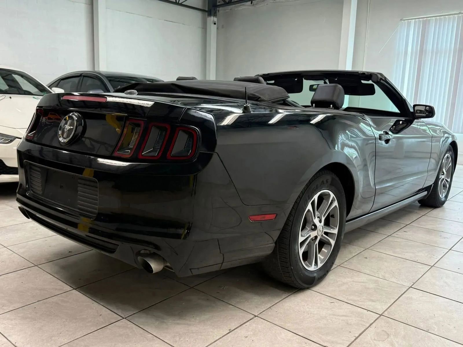 Used 2014 Ford Mustang Premium image 8