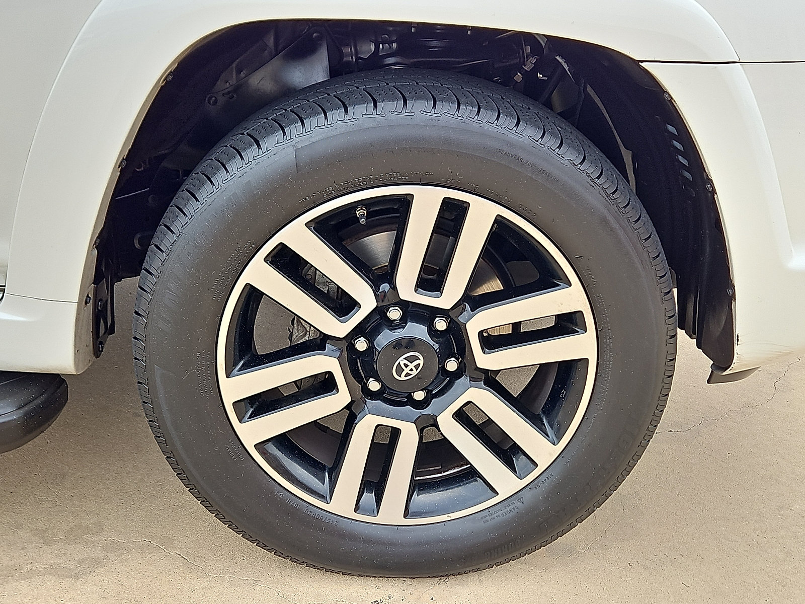 Used 2011 Toyota 4Runner SR5 w/ Convenience Pkg RWD image 5